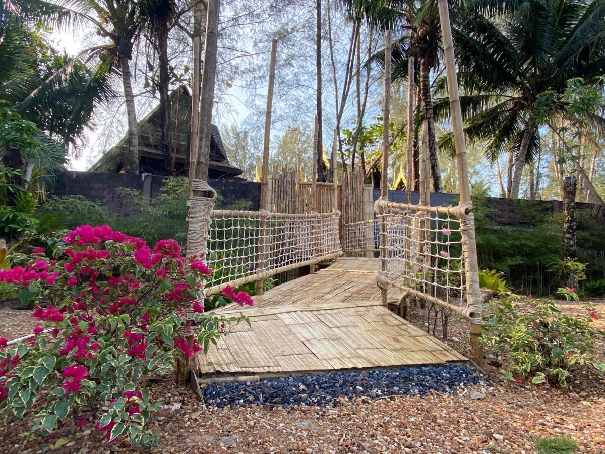 Palm Galleria Resort Khao Lak Exterior photo