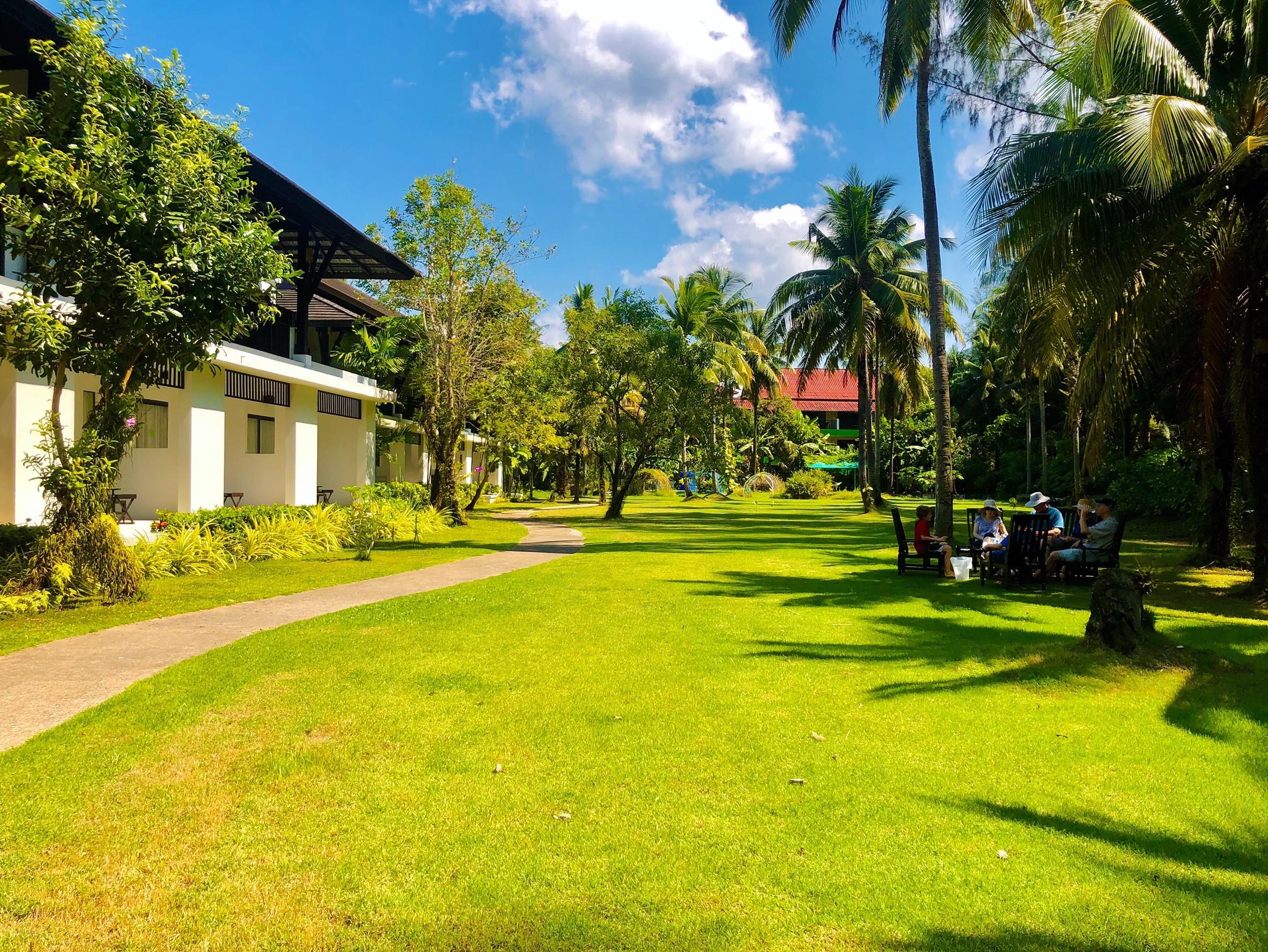 Palm Galleria Resort Khao Lak Exterior photo
