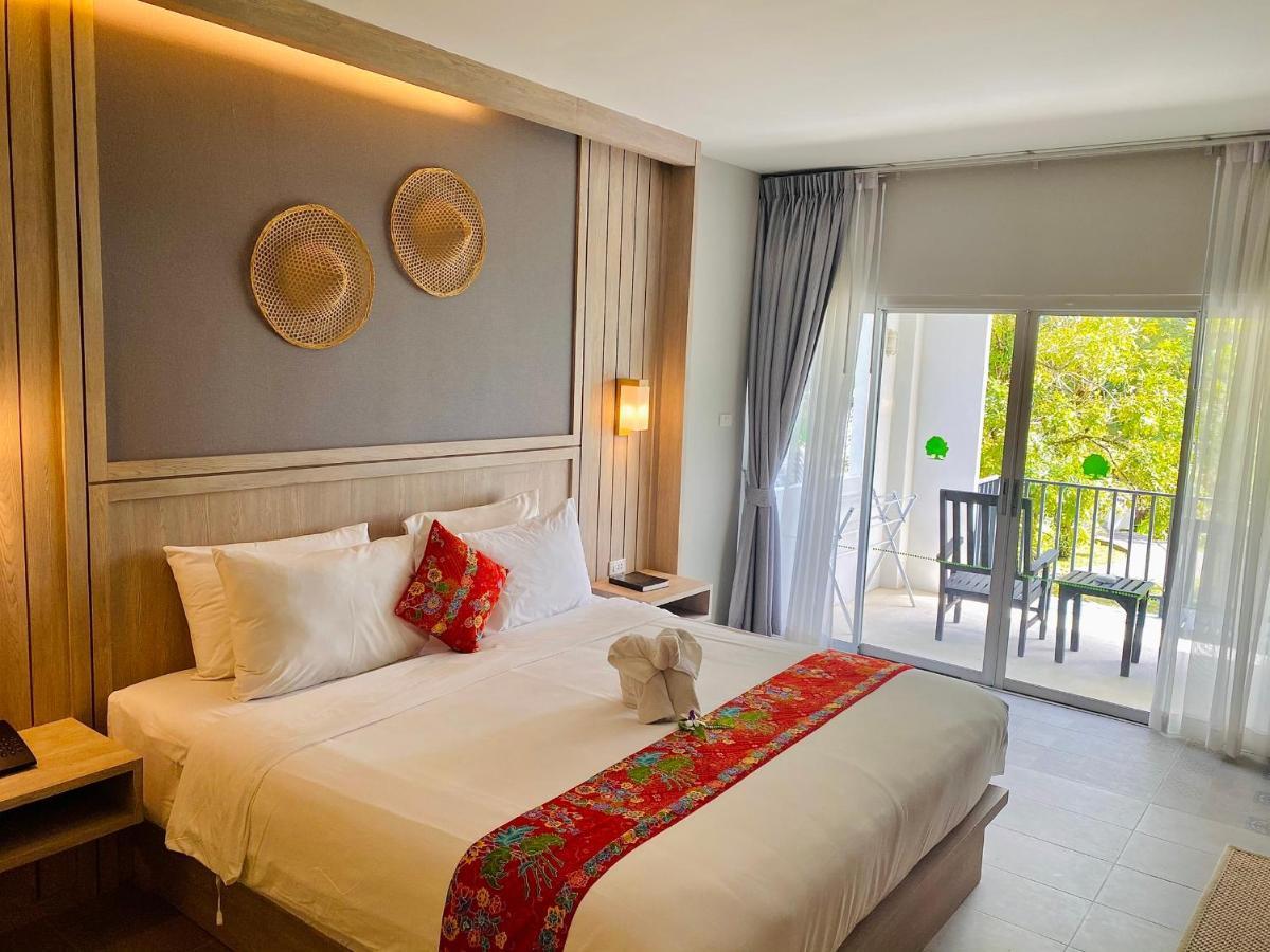 Palm Galleria Resort Khao Lak Exterior photo