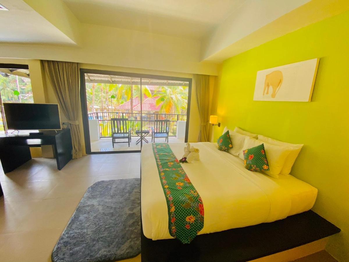 Palm Galleria Resort Khao Lak Exterior photo