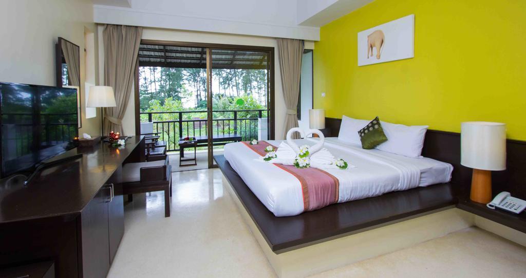 Palm Galleria Resort Khao Lak Exterior photo