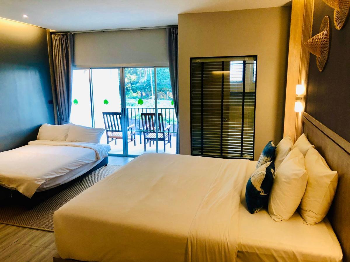 Palm Galleria Resort Khao Lak Exterior photo